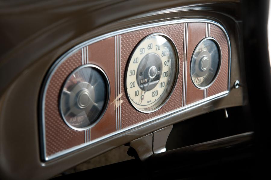  Packard One Twenty Touring Sedan 1936 года  (фото 9 из 23)